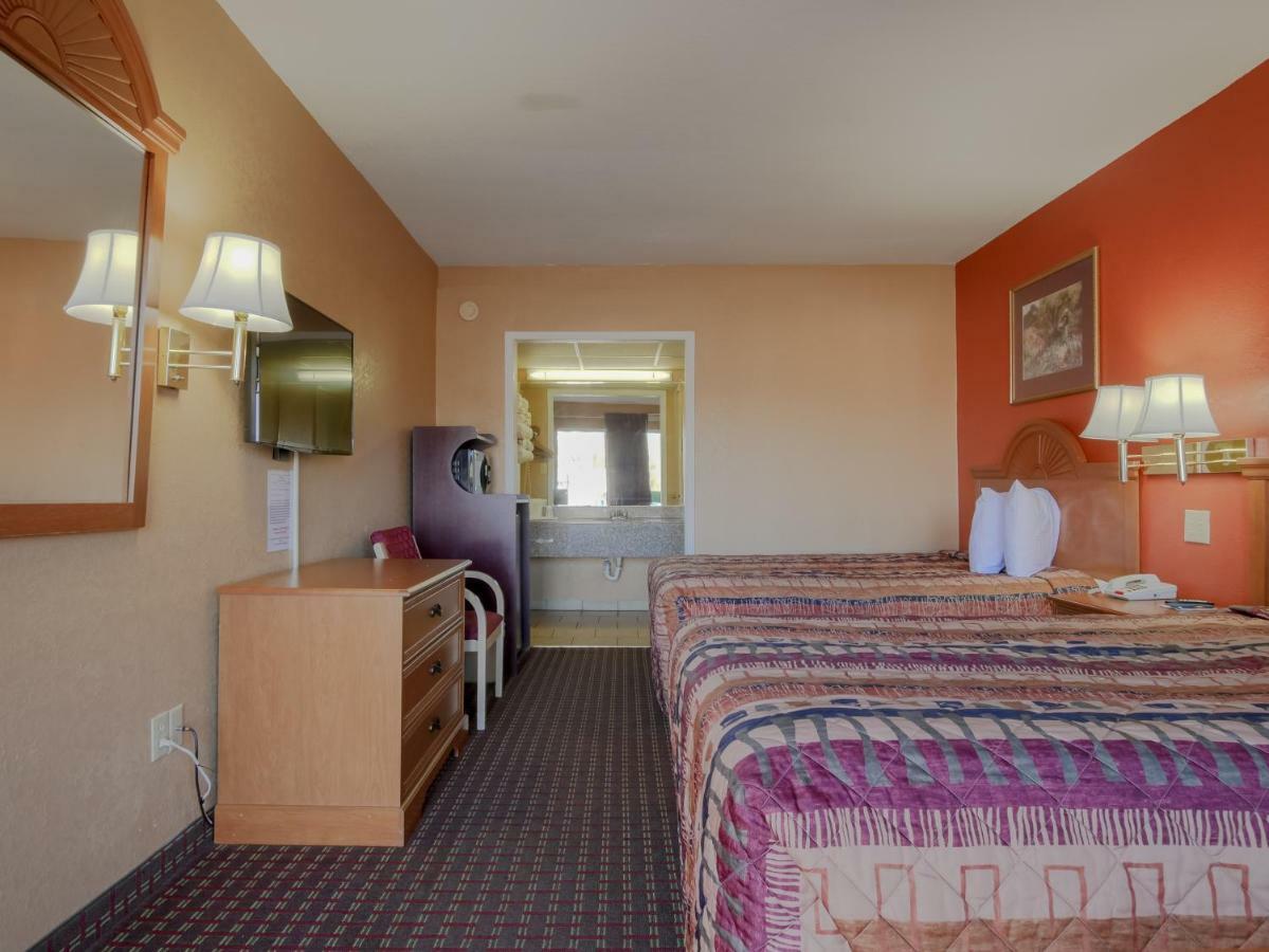 Lakeview Inn - Kingston المظهر الخارجي الصورة
